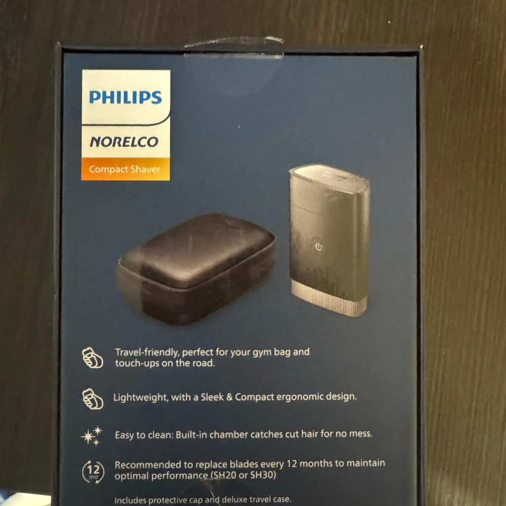 Philips Norelco Compact Electric Shaver - Black & Silver - Picture 3 of 4